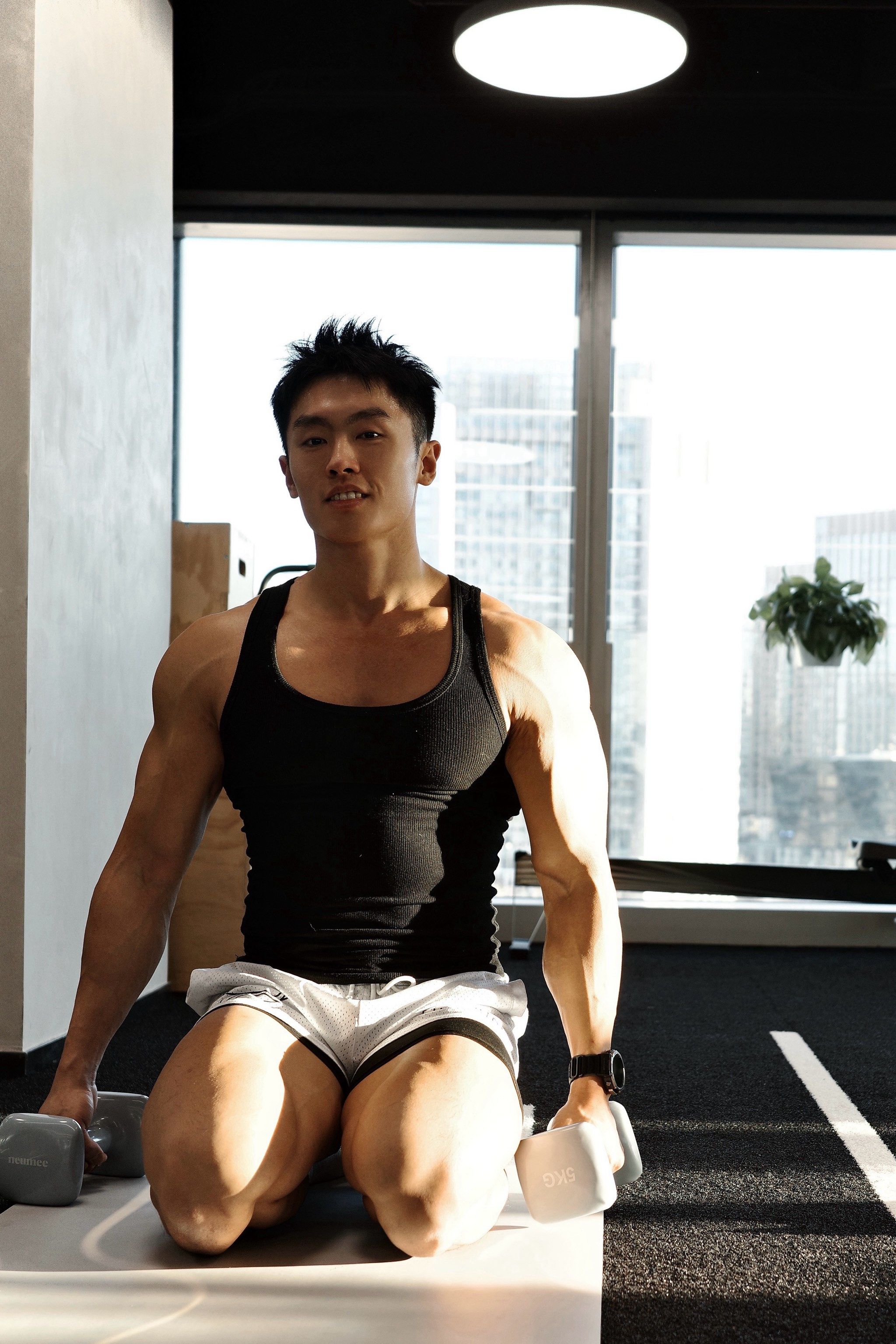 肌肉男可以练瑜伽吗?