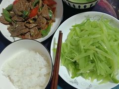 -乐禧母婴全自营月嫂(宝山店)