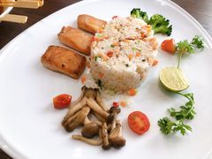 -Chom Cafe and Restaurant