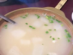 砂锅龙骨汤-百年粉蒸牛肉