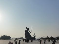 -巴陵广场