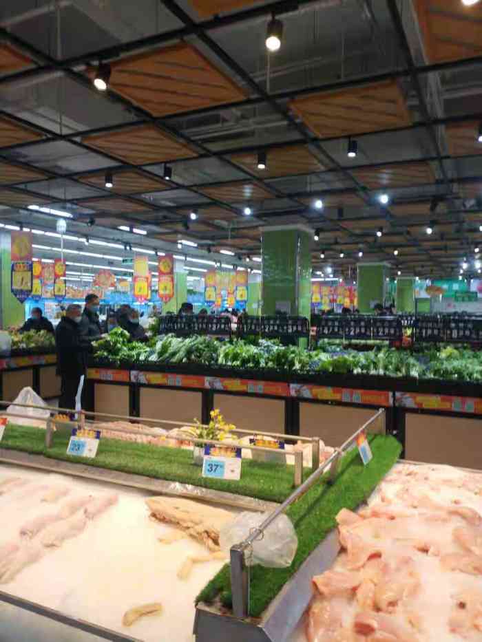 喜玛特(空港店)-"本来是去找朋友耍,逛了一哈里面和超市感觉.