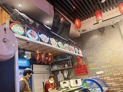 -爆炸头阿姨小四川正宗川味小吃(无任何分店)