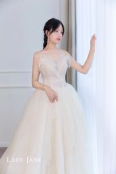 -Lady  Jane高端婚纱礼服馆