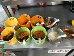自助调料区-小谷姐姐麻辣拌·麻辣烫(北京路店)