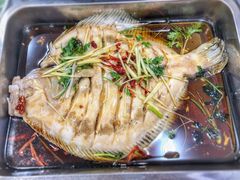 油泼多宝鱼-海帮主·蒸汽海鲜青岛菜(栈桥火车站店)