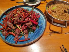 -老滇山寨•云南特色菜•地方菜•民族风情歌舞表演(金碧店)