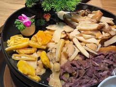 -一朵菌·野生菌探索家火锅(南亚店)