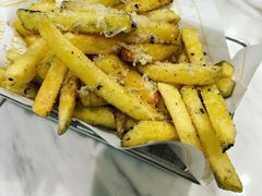 黑松露薯条-théATRE茶聚场·餐厅(环球金融中心店)