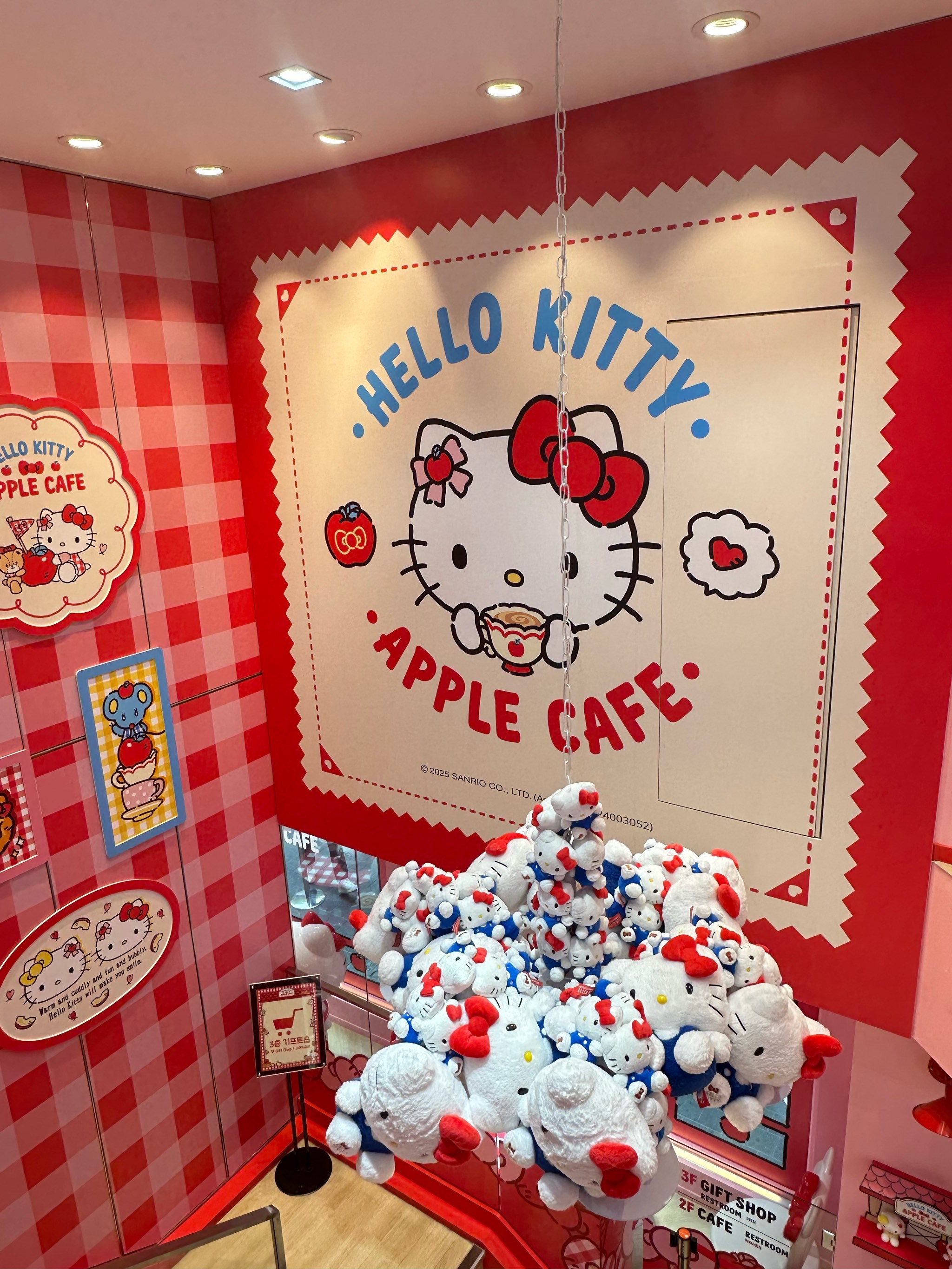 在🇰🇷千万不要错过的hellokitty咖啡厅