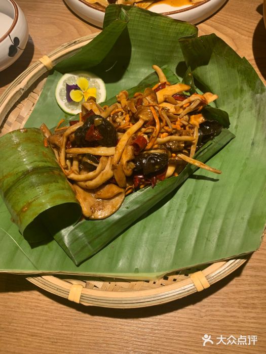 云水瑶意境云南菜餐厅(大悦城店)包烧杂菌图片