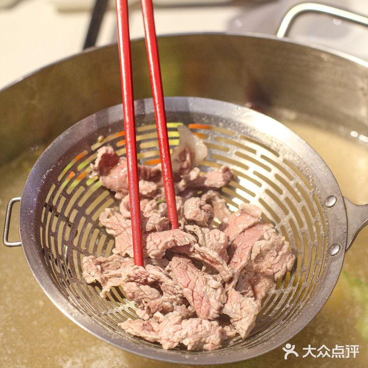 东郊这家牛肉火锅怎么每天都那么多人！
