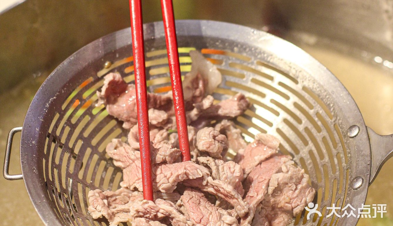 东郊这家牛肉火锅怎么每天都那么多人！