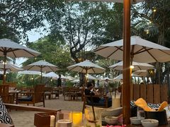 -三亚艾迪逊酒店·海滩烧烤 BARBACOA·现场乐队·浪漫晚餐·烧烤海鲜
