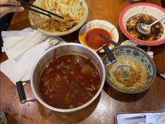 -爆炸头阿姨小四川正宗川味小吃(无任何分店)