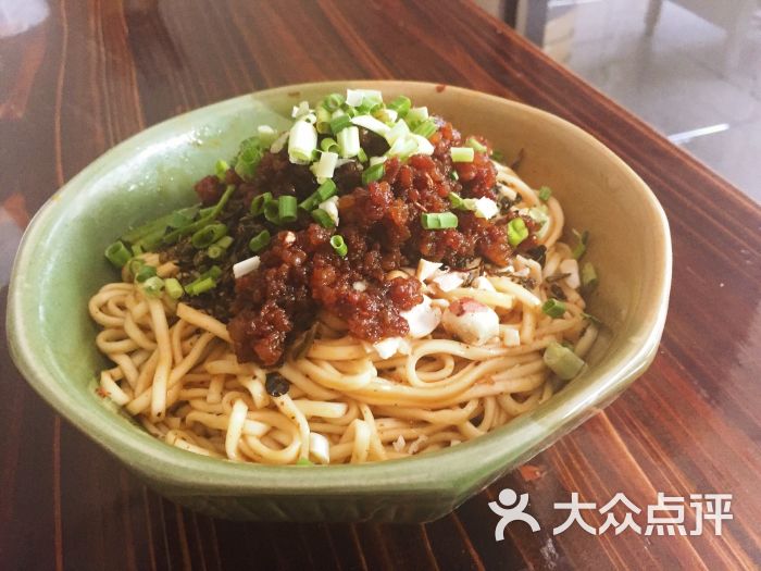 有面吃荤燃面图片 - 第1张