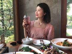 -Chom Cafe and Restaurant