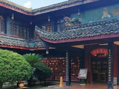 -峨眉山报国寺