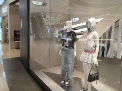 -URBAN REVIVO(上海中庚漫游城店)