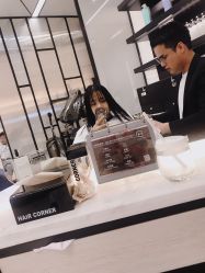 -HAIR CORNER