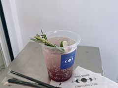 蓝莓荔枝气泡-FULL MOON满月咖啡