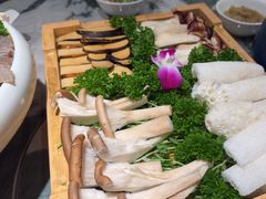 -慢丽江·云南野生菌土鸡锅(西山店)