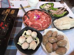-鲜入围煮花胶鸡海鲜火锅