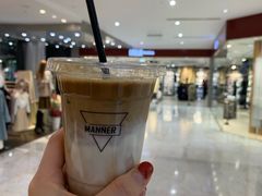 澳式白咖啡-Manner Coffee(芮欧百货店)