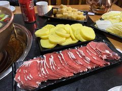 -果松木炭酸菜铜火锅·外婆参鸡汤