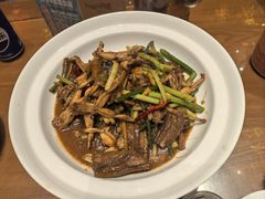 -钵家大院·地道湖北菜(江夏·大花岭店)