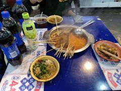 -马路边边串串香(苗栗路店)