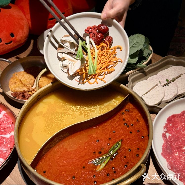 北京首店酸汤火锅，一口酸到灵魂醒！