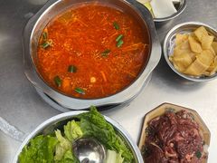 -黄利砖万峰林布依特色酸笋牛肉馆