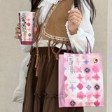 第一次喝茶理宜世就被惊到了 不愧是店员推荐的荔枝季新品