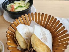 -闫家驴肉火烧(五四店)