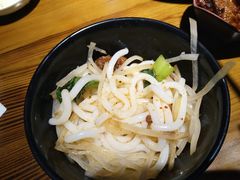 -丽虹云南过桥米线(兴工街店)