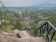 -玻璃桥景区石牛寨
