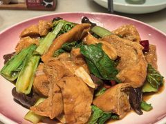 红蘑烧面筋-小吊梨汤·北京菜·烤鸭(清河万象汇店)