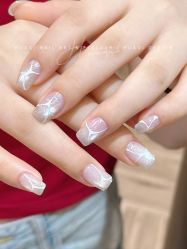 -花岐款式专研健康美甲沙龙