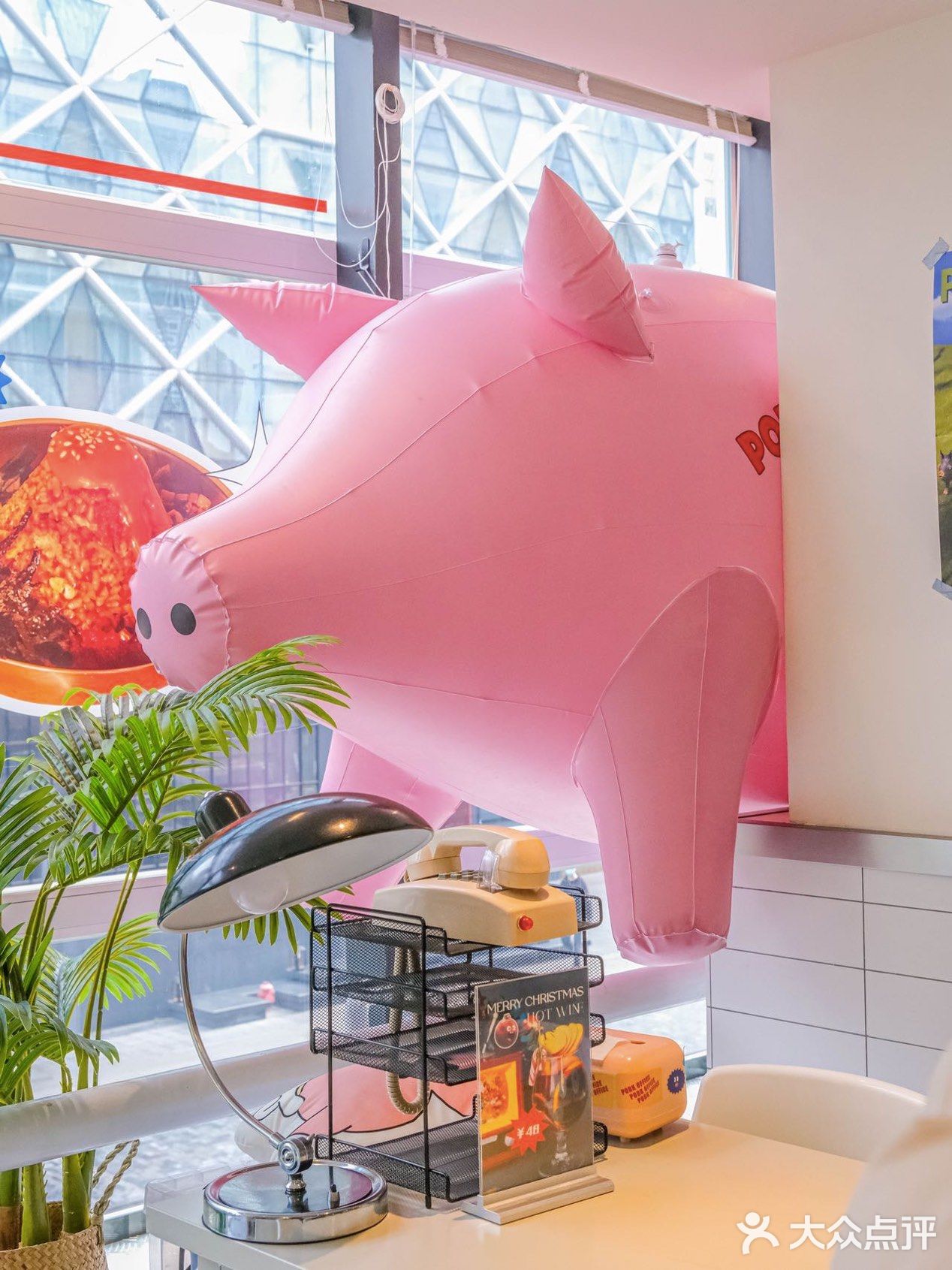 成都探店｜办公室里烤猪肉？带薪烤肉吗？！