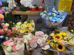 -谷莠子花艺气球派对·绿植造景·花艺沙龙(东海缤纷天地店)
