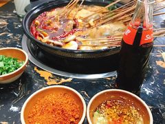 -灌县老妈砂锅串串香(万科红生活广场店)