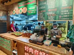 -云阿蛮云南生烫牛肉米线(奉贤路店)