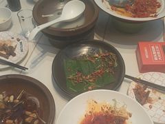 -阿瓦山寨·湘菜现炒·剁椒鱼头王(咸阳总店)