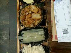 -乡土黄·鲜牛肉火锅·小龙虾(兴业街店)