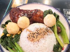 瑞士汁大鸡腿花枝丸饭-港爺茶檔·茶餐厅(东晓南路店)