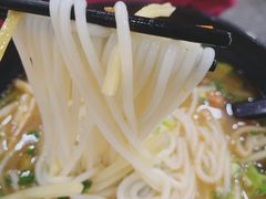 酸辣笋尖粉-龙记桂林米粉(财满街店)