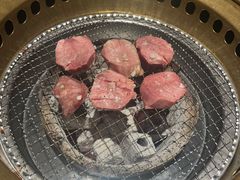 -山川小町·极番烧肉(新地假日广场店)