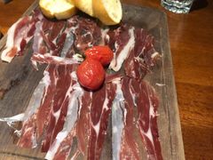 西班牙橡果黑毛火腿配面包-LENBACH兰巴赫西餐·精酿啤酒(香格里拉店)