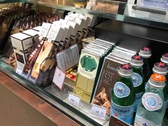 -VENCHI 闻绮(北京国贸商城店)